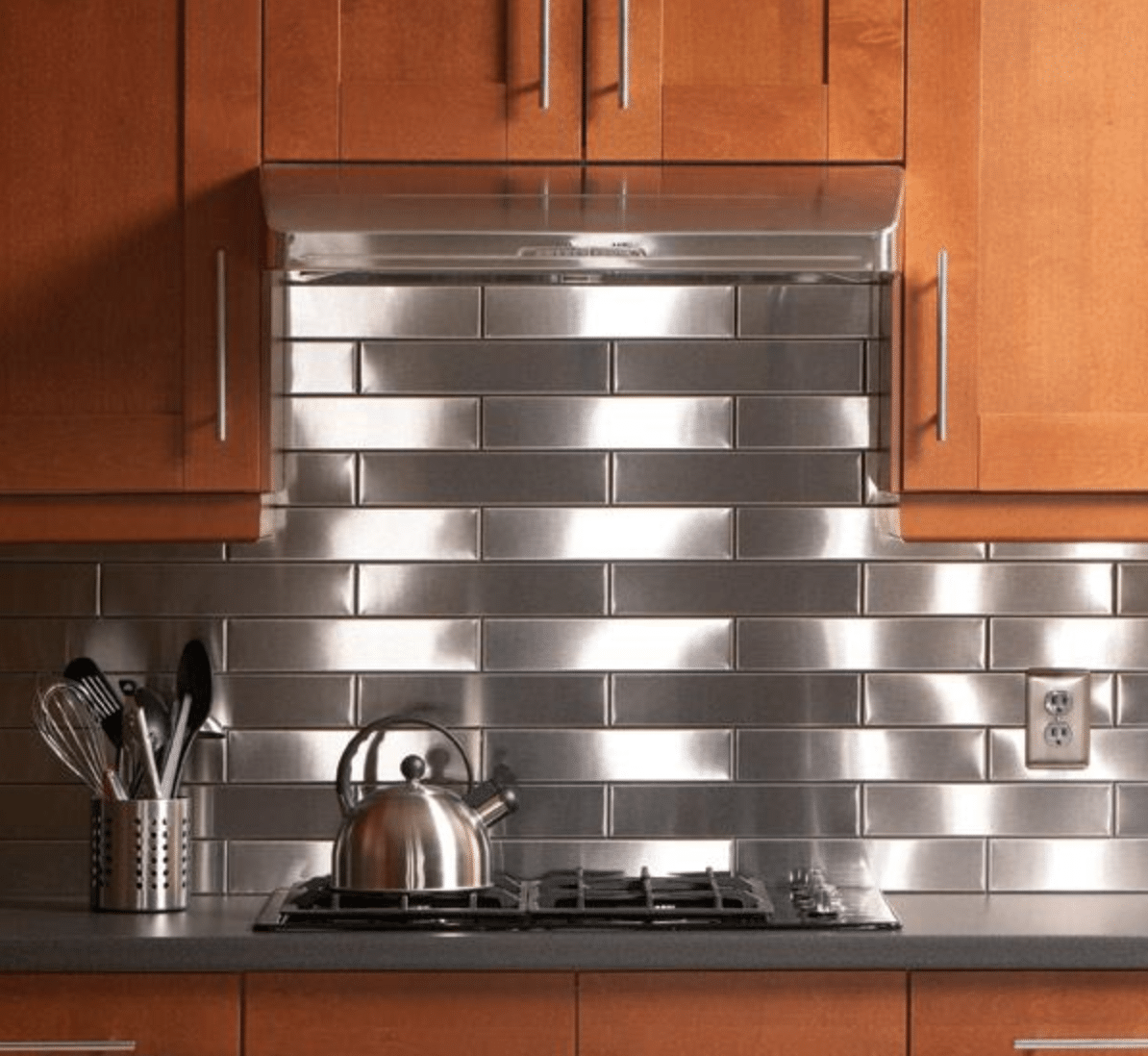 Stainless-Steal-Kitchen-Backsplash