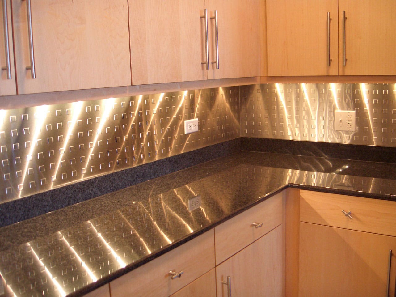 Metal backsplash material